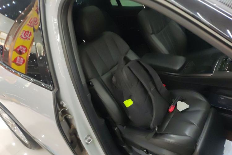 Used Nio ES8 2020 415 km Range 6-Seater Version Right Front Seat
