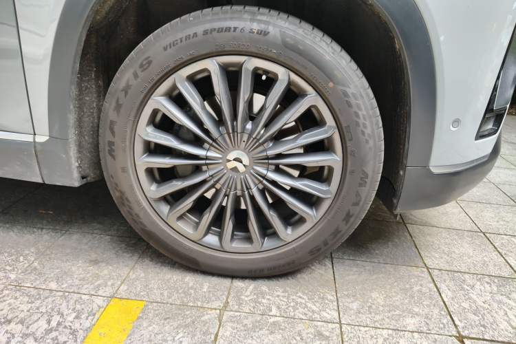 Used Nio ES8 2020 450 km Range 6-Seater Version Right Front Wheel Hub