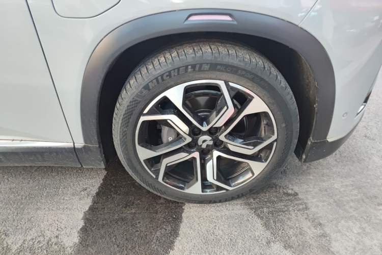 Used Nio ES8 2020 580 km Range Signature Edition Six-Seater Version Right Front Wheel Hub