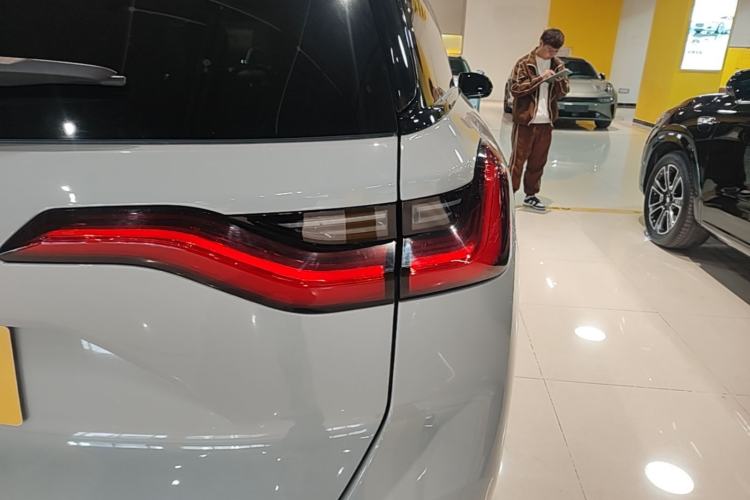 Used Nio ES8 2020 580 km Range Six-Seater Version Right Rear Taillight