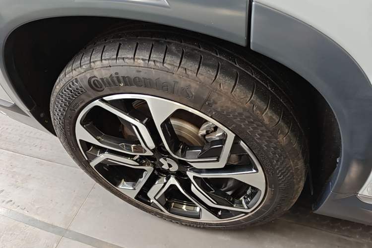 Used Nio ES8 2020 415 km Signature Edition 6-Seater Version Right Rear Wheel Hub
