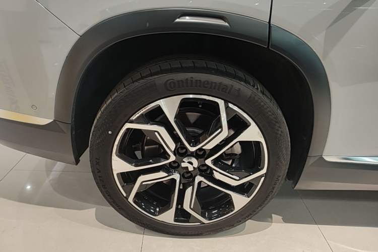 Used Nio ES8 2020 580 km Range Six-Seater Version Right Rear Wheel Hub