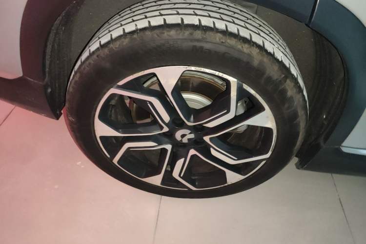 Used Nio ES8 2020 415 km Signature Edition 6-Seater Version Right Rear Wheel Hub
