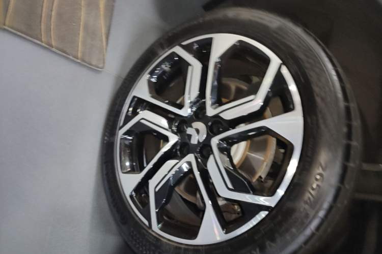 Used Nio ES8 2020 415 km Signature Edition 6-Seater Version Right Rear Wheel Hub
