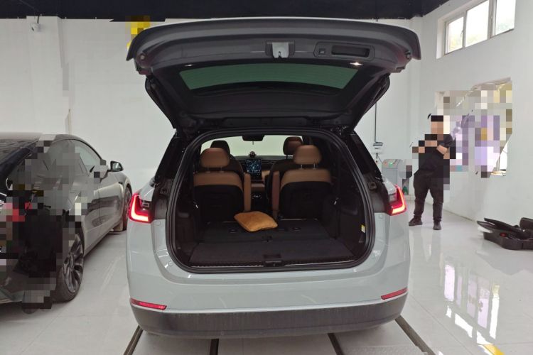 Used Nio ES8 2020 580 km Range Six-Seater Version Trunk