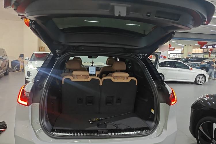 Used Nio ES8 2020 415 km Signature Edition 6-Seater Version Trunk