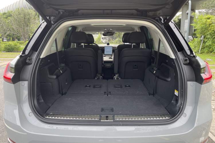 Used Nio ES8 2020 415 km Signature Edition 6-Seater Version Trunk