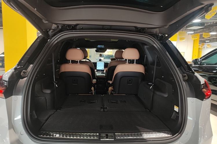 Used Nio ES8 2020 580 km Range Six-Seater Version Trunk