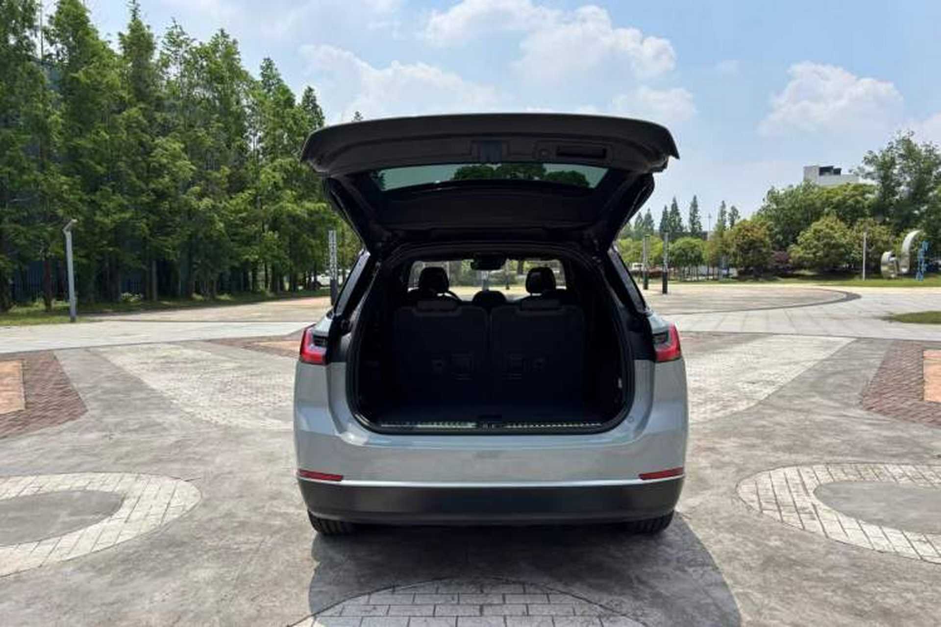 Used Nio ES8 2020 415 km Range 7-Seater Version Trunk