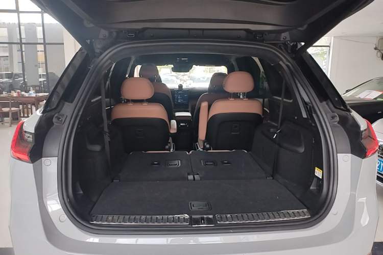 Used Nio ES8 2020 580 km Range Six-Seater Version Trunk