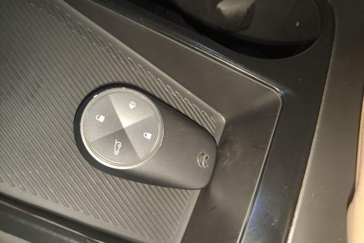 Used Nio ES8 2020 415 km Range 6-Seater Version Vehicle Key