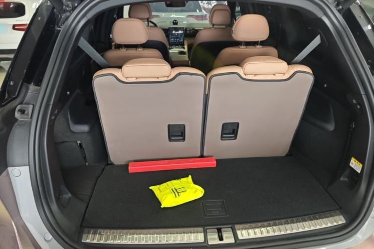 Used Nio ES8 2020 580 km Range Six-Seater Version Trunk