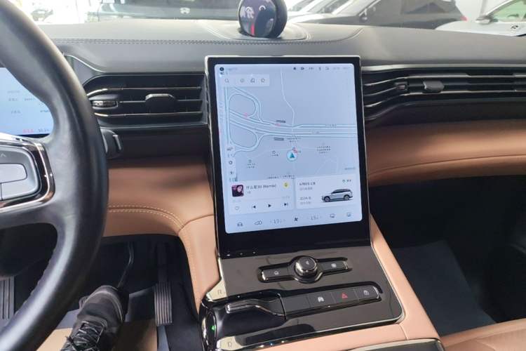 Used Nio ES8 2020 415 KM Signature Edition 7-Seater Version Audio And AC Panel