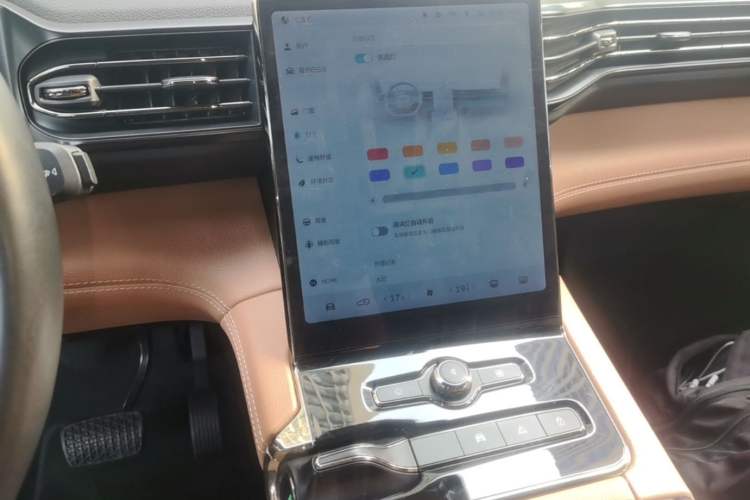 Used Nio ES8 2020 450KM Signature Edition Six-Seater Version Audio And AC Panel