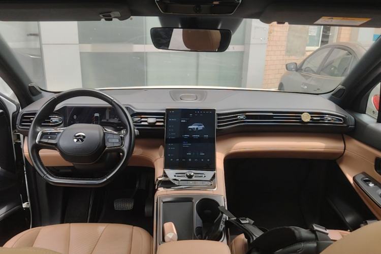Used Nio ES8 2020 415 km Range 6-Seater Version Center Console