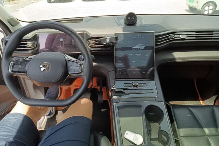 Used Nio ES8 2020 580 km Range Signature Edition Six-Seater Version Center Console