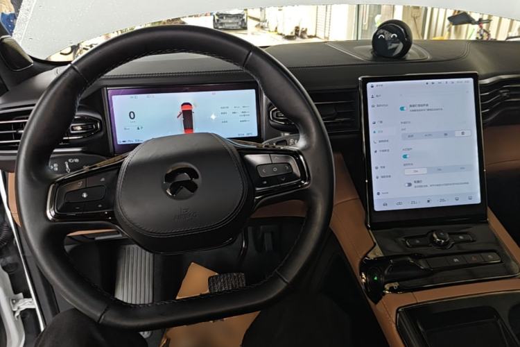 Used Nio ES8 2020 415 km Range 6-Seater Version Center Console