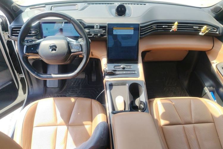 Used Nio ES8 2020 580 km Range Signature Edition Six-Seater Version Center Console