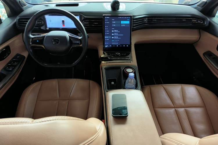Used Nio ES8 2020 415 km Range 6-Seater Version Center Console
