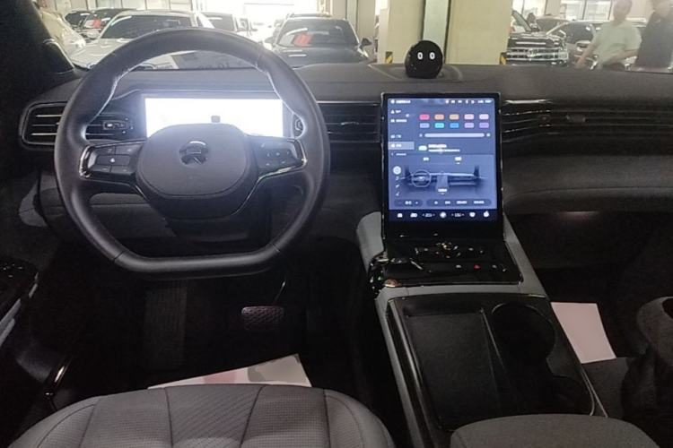 Used Nio ES8 2020 415 km Range 6-Seater Version Center Console