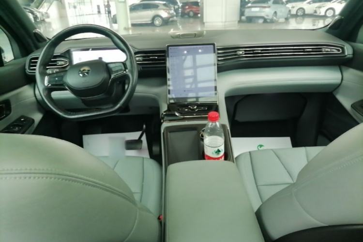 Used Nio ES8 2020 415 km Range 6-Seater Version Center Console
