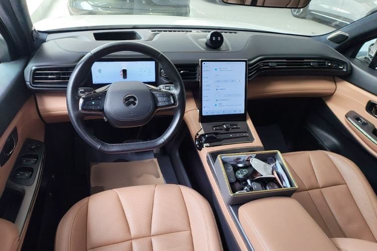 Used Nio ES8 2020 415 KM Signature Edition 7-Seater Version Center Console