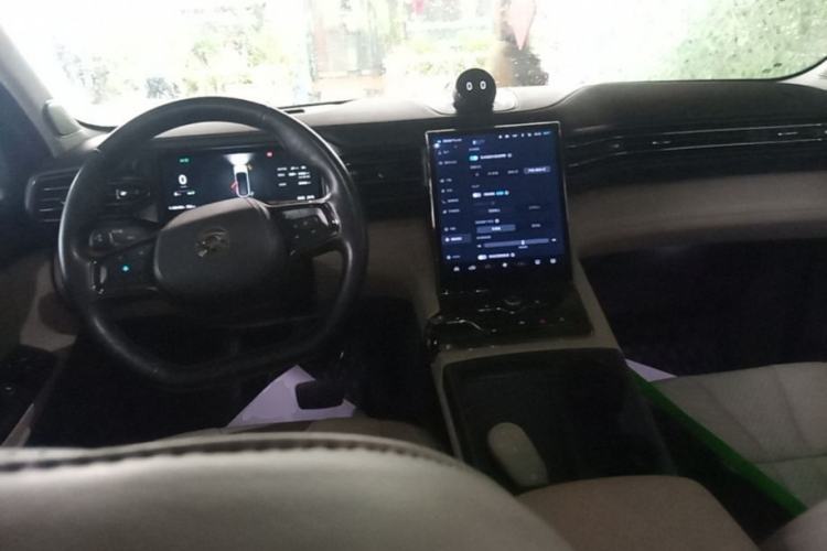 Used Nio ES8 2020 415 km Signature Edition 6-Seater Version Center Console