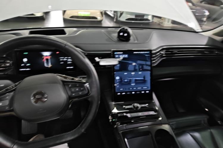 Used Nio ES8 2020 580 km Range Six-Seater Version Center Console