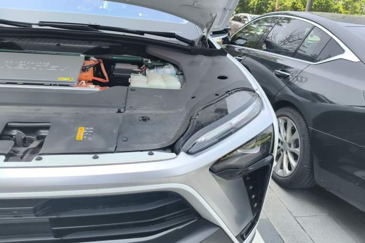 Used Nio ES8 2020 415 km Signature Edition 6-Seater Version Engine Bay Left