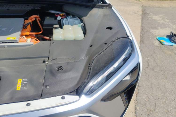 Used Nio ES8 2020 580 km Range Signature Edition Six-Seater Version Engine Bay Left