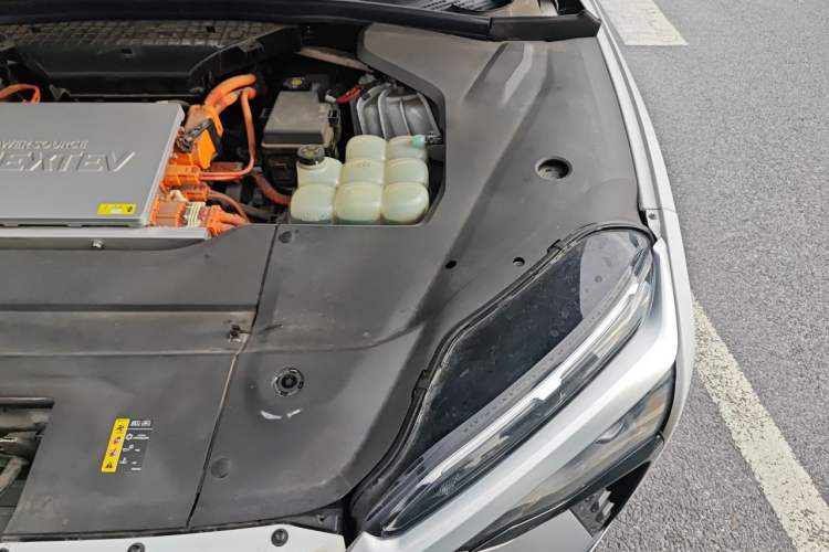 Used Nio ES8 2020 580 km Range Signature Edition Six-Seater Version Engine Bay Left