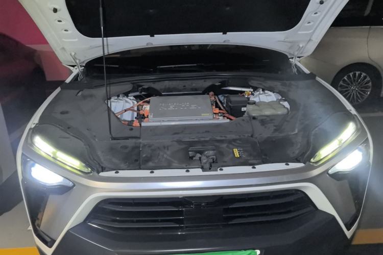 Used Nio ES8 2020 580 km Range Signature Edition Six-Seater Version Engine Bay