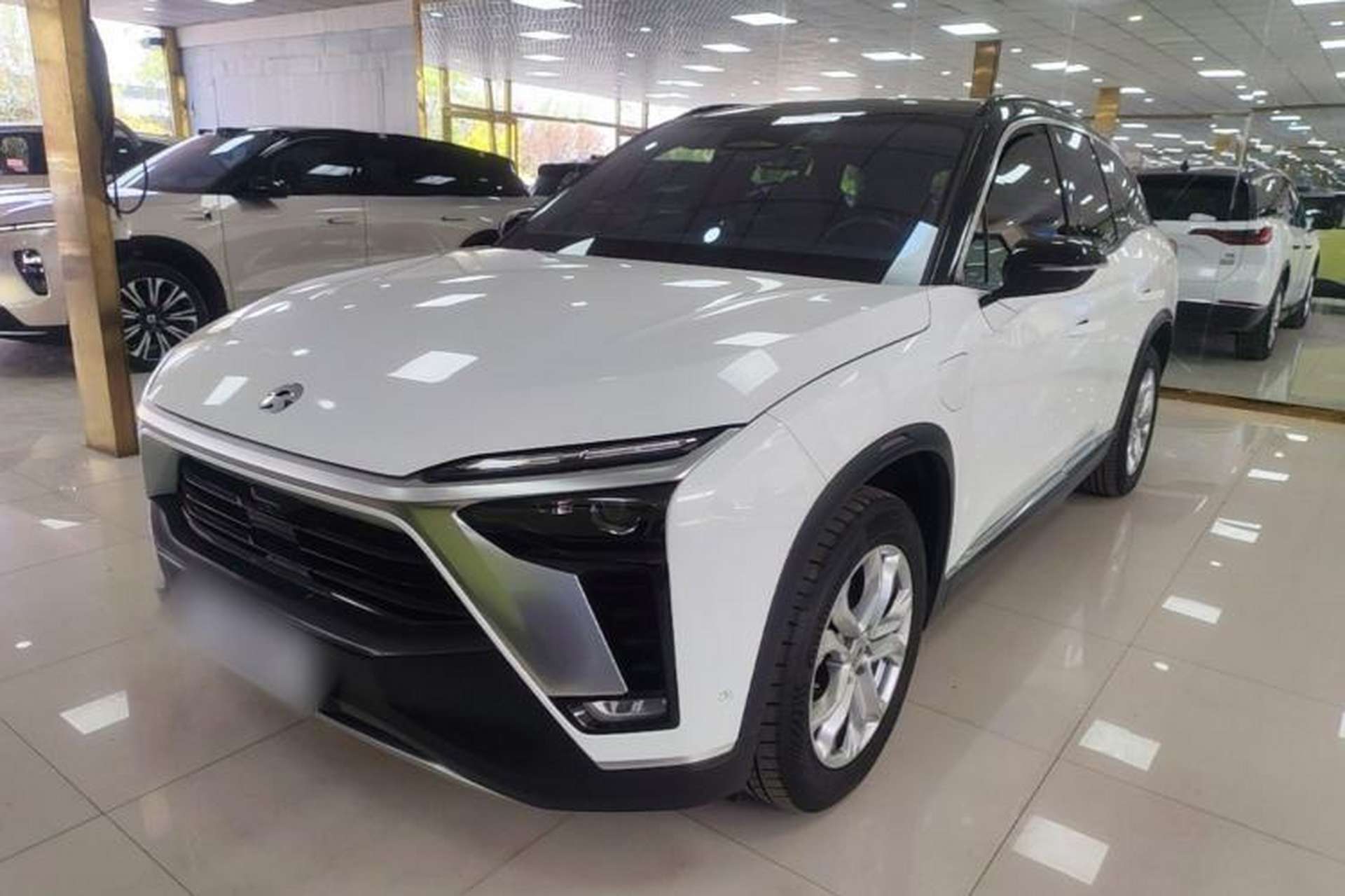 Used Nio ES8 2020 415 km Range 6-Seater Version Front Left 45 Deg