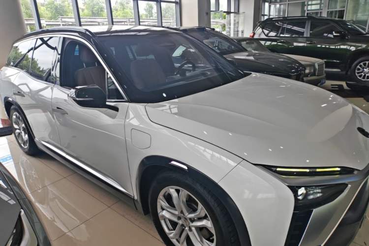 Used Nio ES8 2020 580 km Range Six-Seater Version Front Right 45 Deg