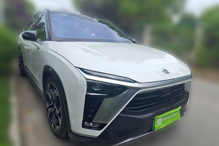 Used Nio ES8 2020 415 km Signature Edition 6-Seater Version Front Right 45 Deg
