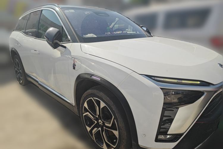 Used Nio ES8 2020 415 km Signature Edition 6-Seater Version Front Right 45 Deg