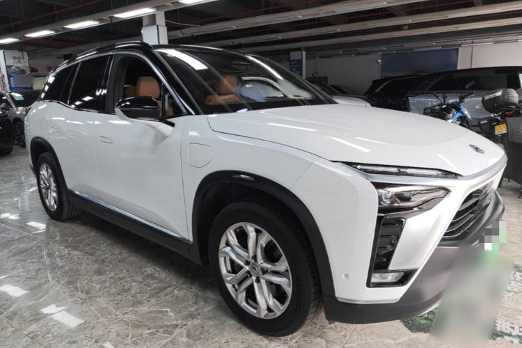 Used Nio ES8 2020 415 km Range 7-Seater Version Front Right 45 Deg
