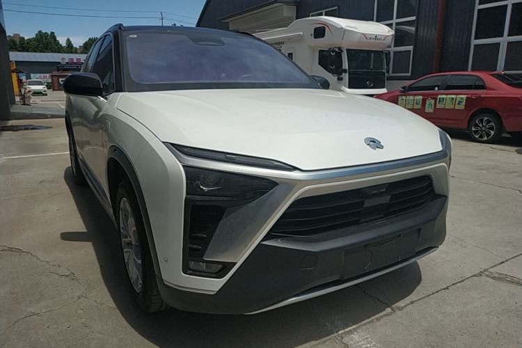 Used Nio ES8 2020 415 km Range 6-Seater Version Front Right 45 Deg