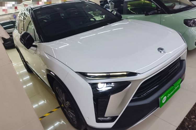 Used Nio ES8 2020 580 km Range Six-Seater Version Front Right 45 Deg