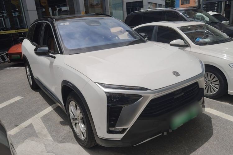 Used Nio ES8 2020 415 km Range 6-Seater Version Front Right 45 Deg