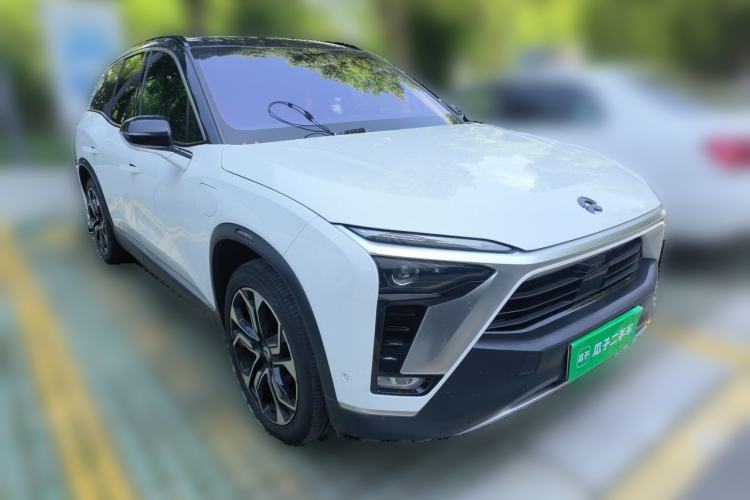 Used Nio ES8 2020 415 KM Signature Edition 7-Seater Version Front Right 45 Deg