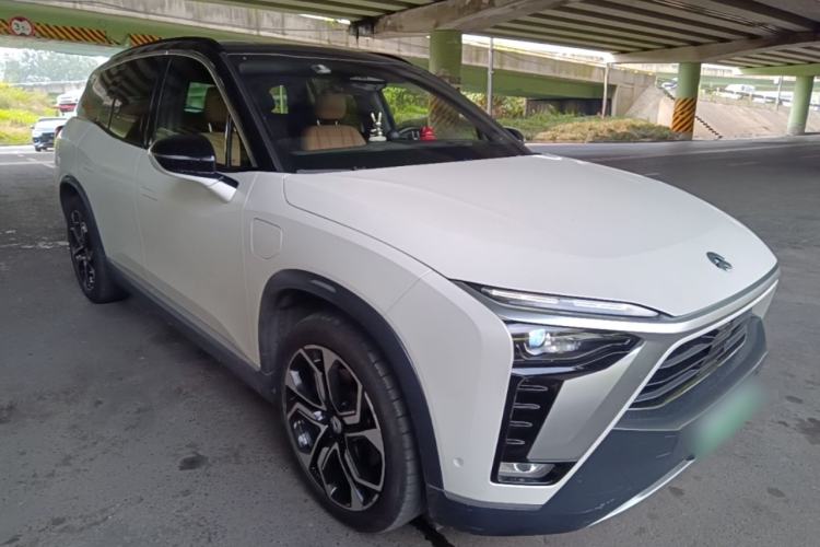Used Nio ES8 2020 580 km Range Signature Edition Six-Seater Version Front Right 45 Deg