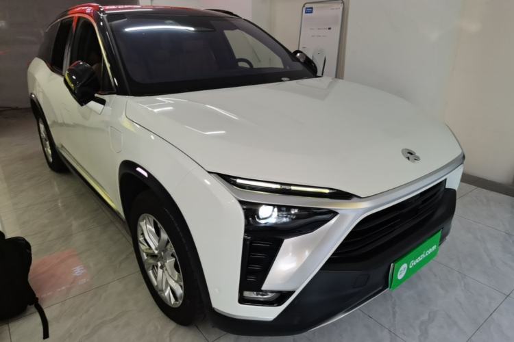 Used Nio ES8 2020 415 km Range 7-Seater Version Front Right 45 Deg