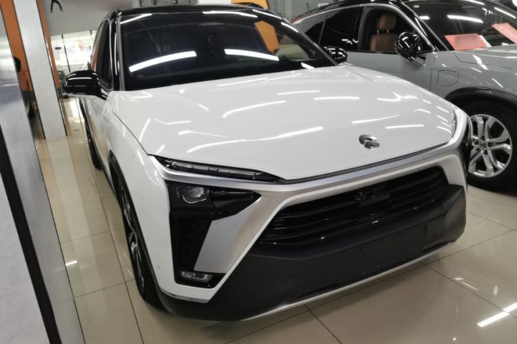 Used Nio ES8 2020 580 km Range Signature Edition Six-Seater Version Front Right 45 Deg