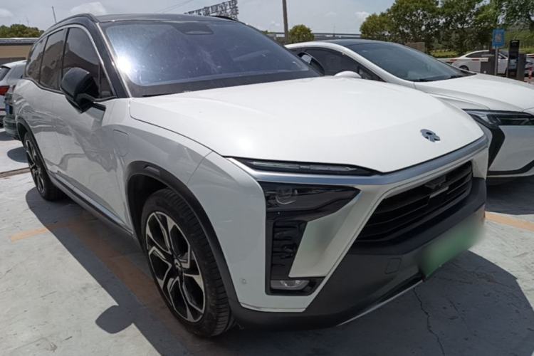 Used Nio ES8 2020 580 km Range Signature Edition Six-Seater Version Front Right 45 Deg