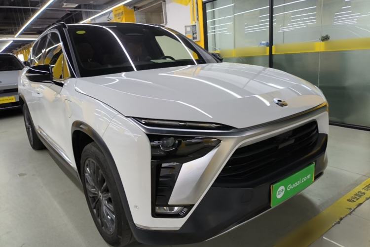 Used Nio ES8 2020 415 km Signature Edition 6-Seater Version Front Right 45 Deg