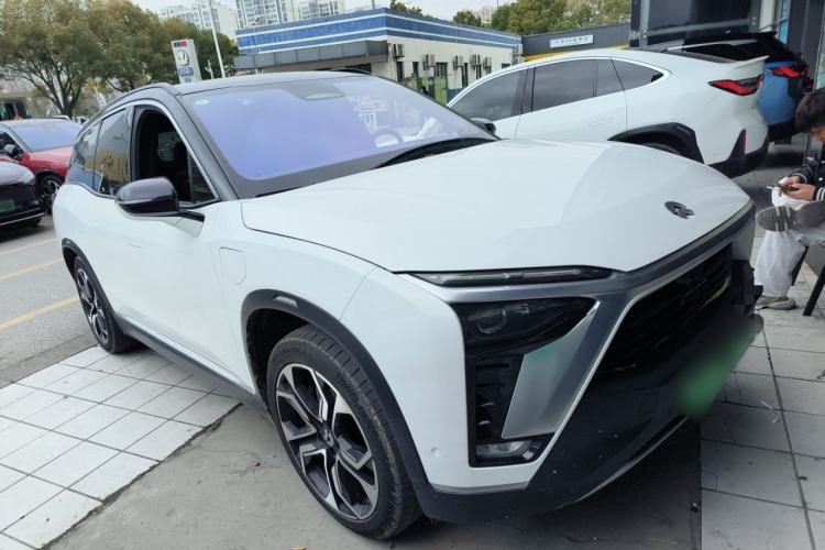 Used Nio ES8 2020 415 km Signature Edition 6-Seater Version Front Right 45 Deg