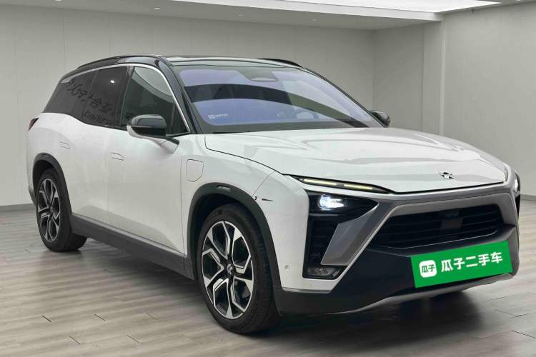 Used Nio ES8 2020 415 km Range 7-Seater Version Front Right 45 Deg