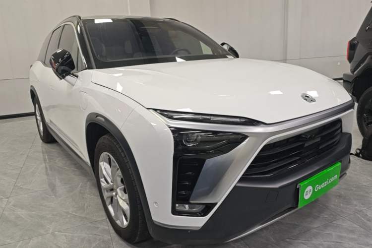 Used Nio ES8 2020 415 km Range 7-Seater Version Front Right 45 Deg