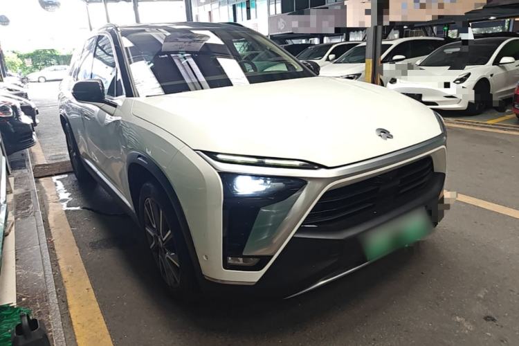 Used Nio ES8 2020 415 km Signature Edition 6-Seater Version Front Right 45 Deg